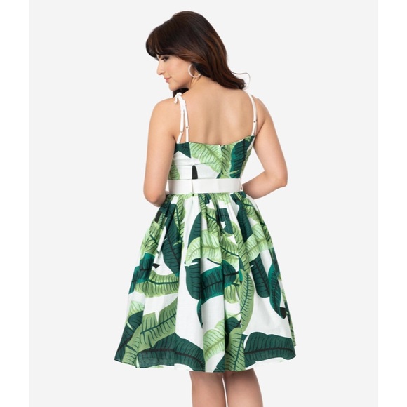 Collectif Mainline Jade Swing Dress - Banana Leaf - Picture 9 of 16